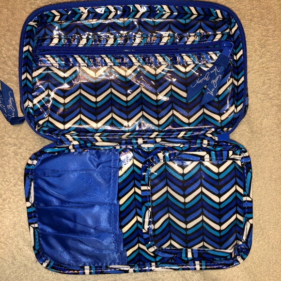 Vera Bradley Blue Bayou cosmetic case - Picture 4 of 7